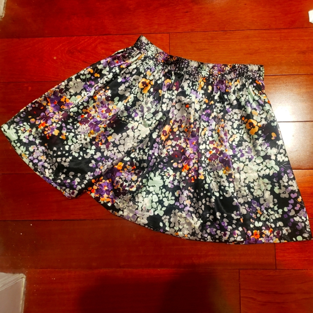 H&M shiny floral leaf dot pattern knee length skirt size 8